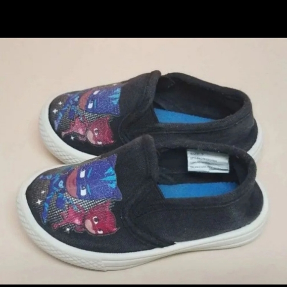 PJ Mask canvas loafers Size 5t - Picture 2 of 6